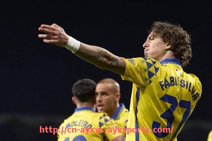 爱游戏体育-世俱杯换人次数规则及临场战术影响